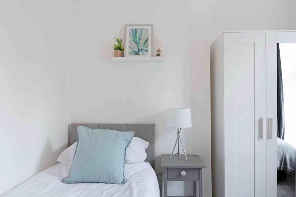 Town Center Apartment In Bishops Stortford Birchanger ภายนอก รูปภาพ